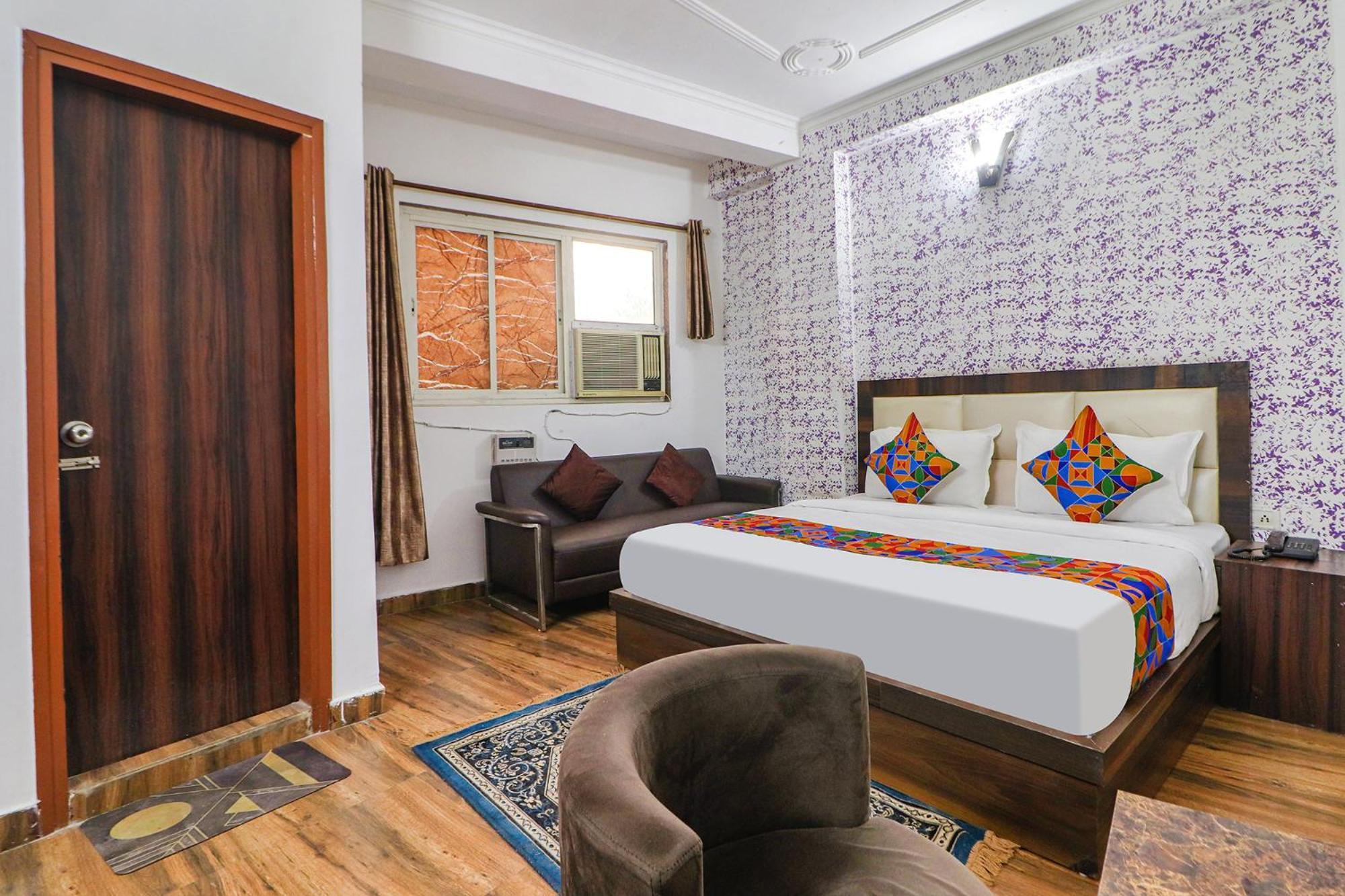 Fabexpress Sinon Hotel Ню Делхи Екстериор снимка