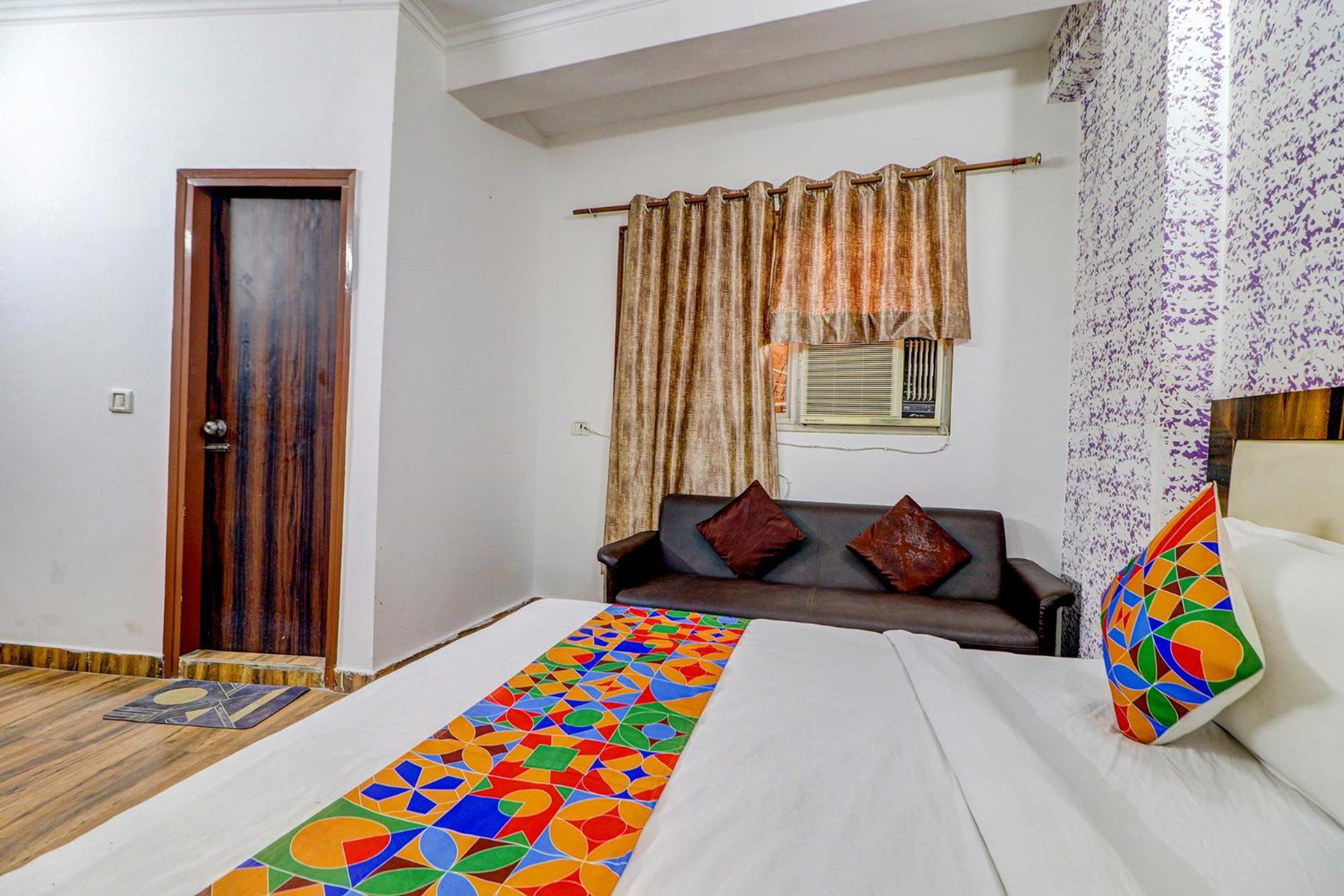 Fabexpress Sinon Hotel Ню Делхи Екстериор снимка