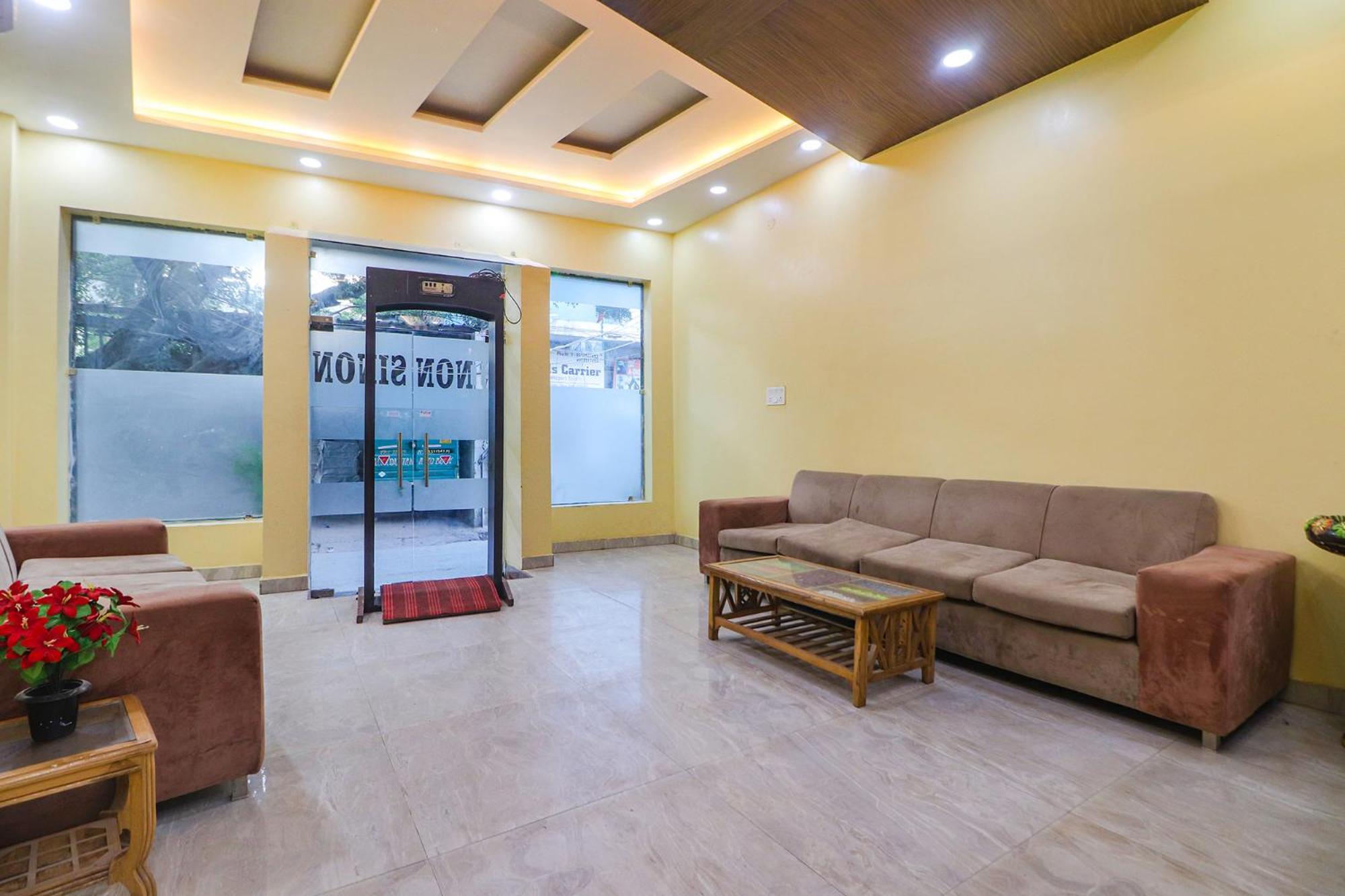 Fabexpress Sinon Hotel Ню Делхи Екстериор снимка