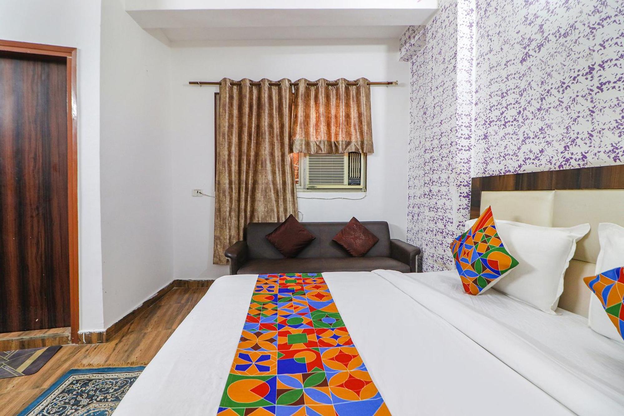Fabexpress Sinon Hotel Ню Делхи Екстериор снимка