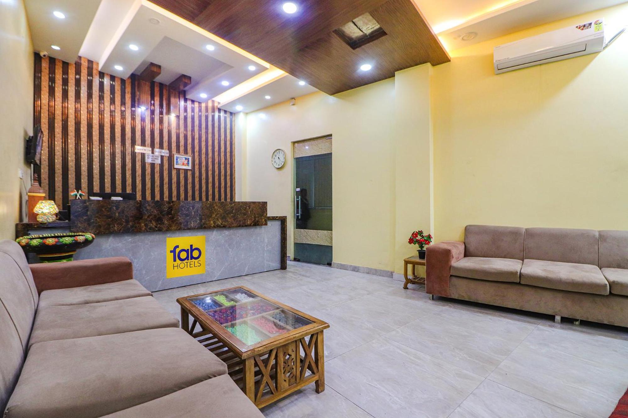 Fabexpress Sinon Hotel Ню Делхи Екстериор снимка